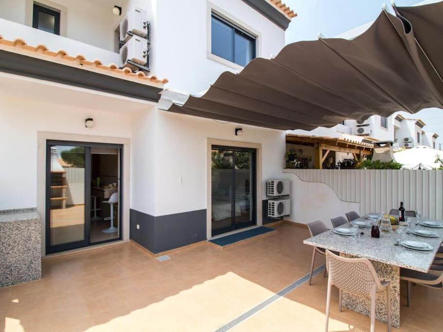 Magnolia O House - Pool View & Privat Garden & Garage Villa อัลบูเฟรา ภายนอก รูปภาพ