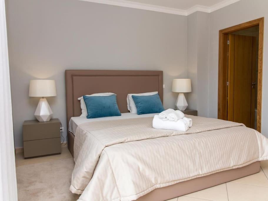 Magnolia O House - Pool View & Privat Garden & Garage Villa อัลบูเฟรา ภายนอก รูปภาพ
